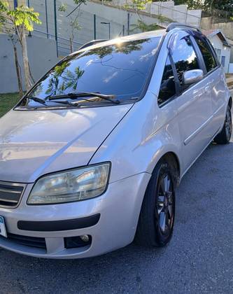 FIAT IDEA 1.4 MPI FIRE ELX 8V FLEX 4P MANUAL FIAT IDEA 1.4 MPI FIRE ELX 8V FLEX 4P MANUAL